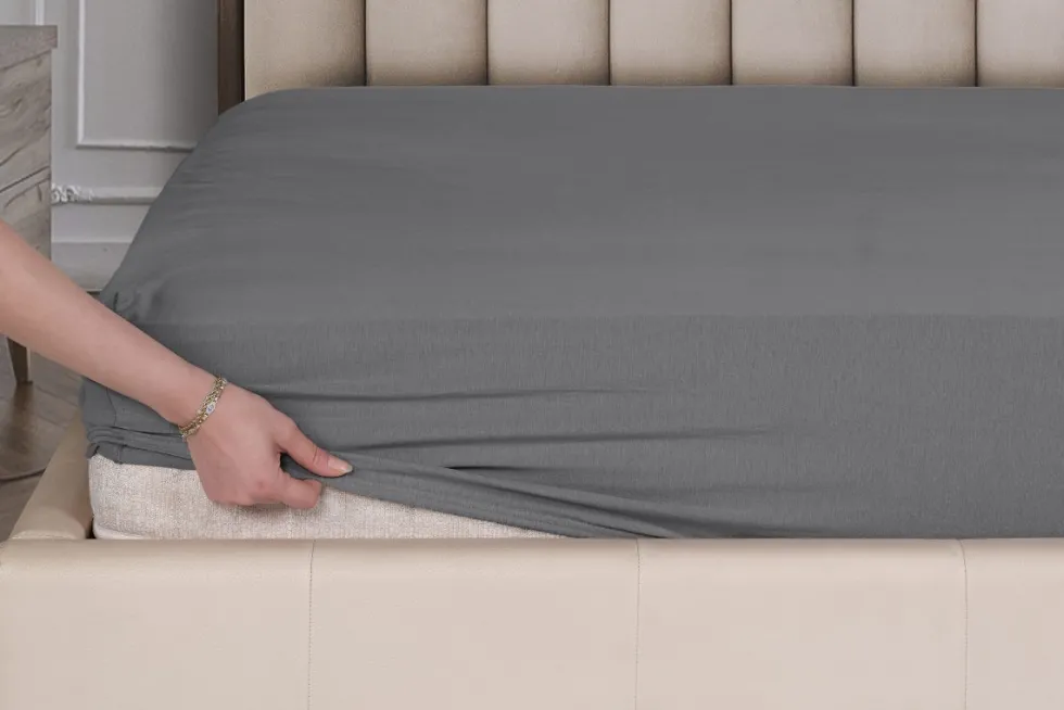 Elastyczne, kolorowe prześcieradło Klinmam Home Jersey, kolor antracytowy, 100x200 cm